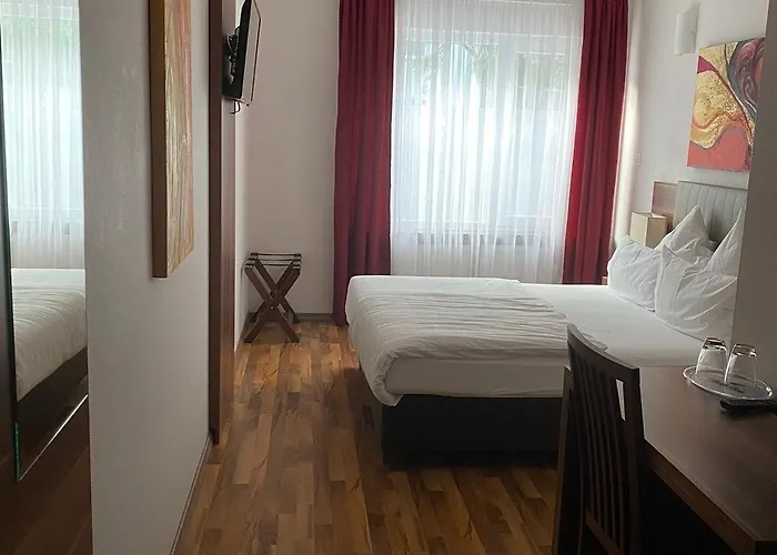 Isabella 3*